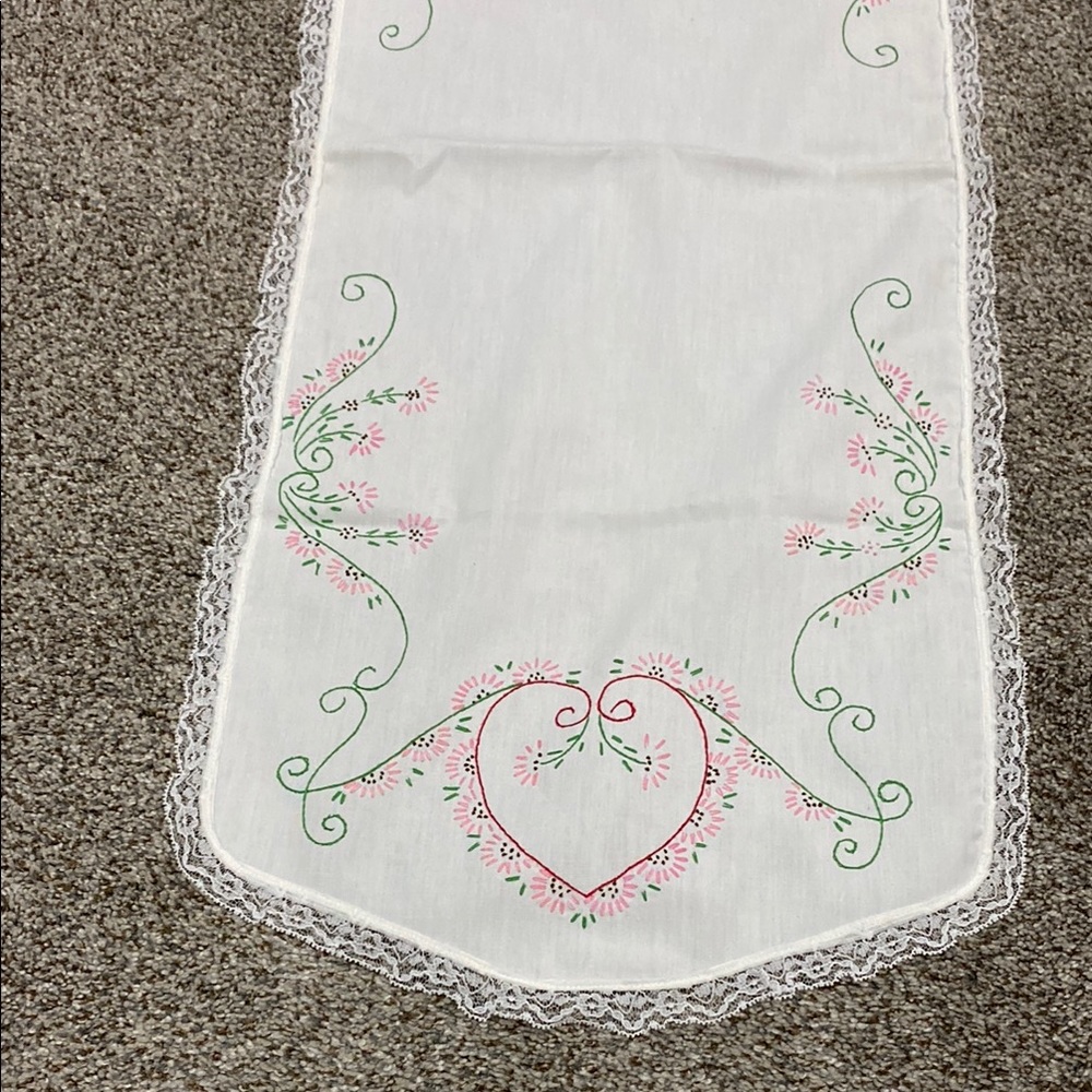 Vintage Hand Embroidered Heart Floral Table Runner - Pink & Green! - Picture 2 of 4
